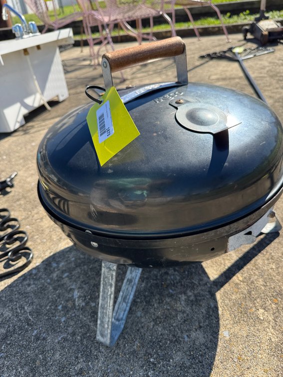 MECO Portable Charcoal Kettle Grill