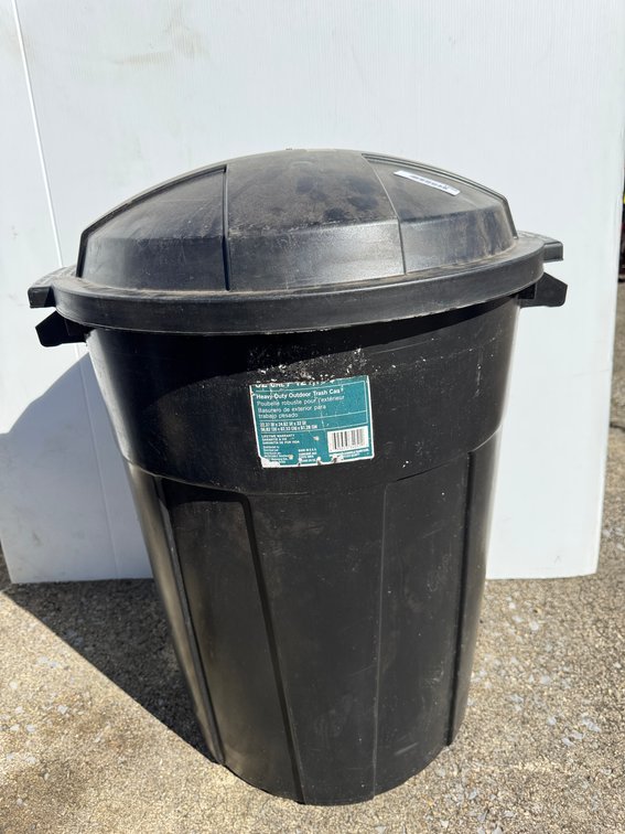 INCREDIBLE Solutions 3405152BL Heavy-Duty Plastic Trash Can