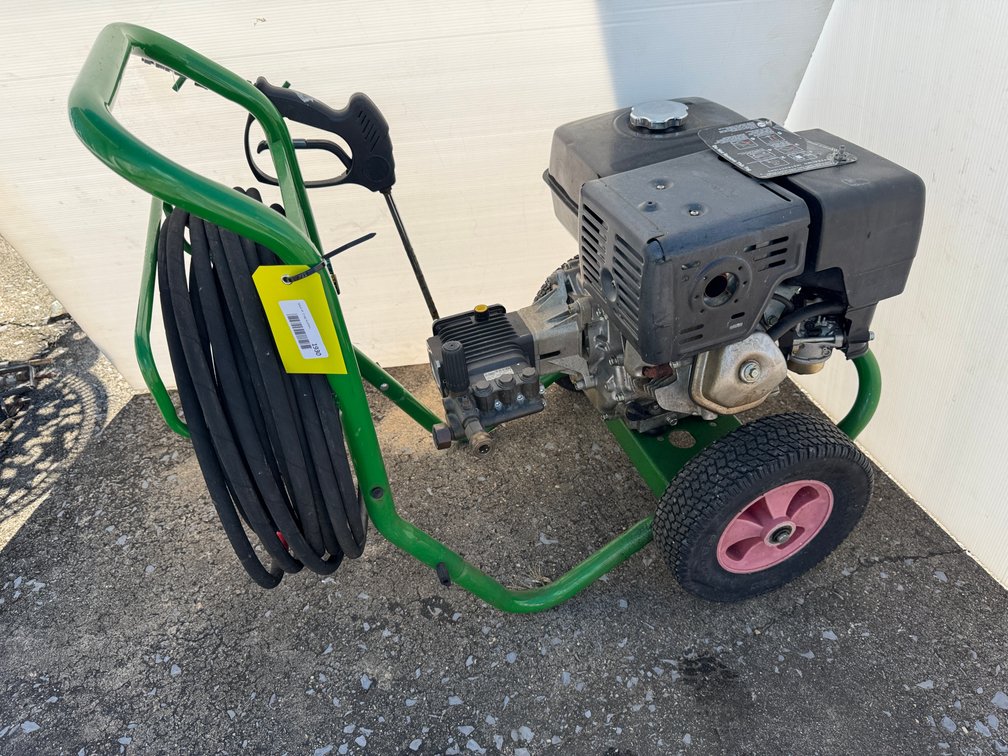 PowerBOSS Pressure Washer with Honda GX390 Engine