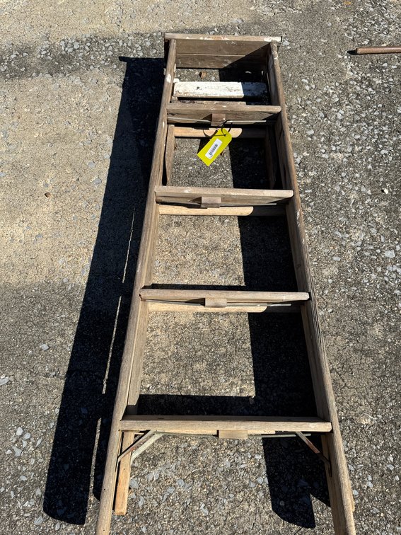 Wooden Folding Stepladder with Metal Hardware