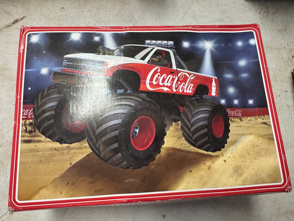 AMT Coca-Cola Chevy Silverado Monster Truck 1/25 Scale Model Kit