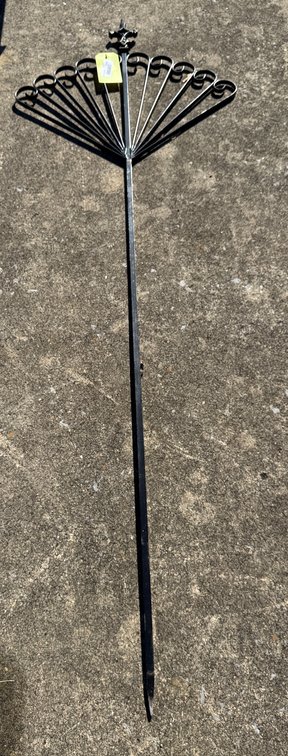 Black Metal Fan Garden Stake with Fleur-de-Lis Finial