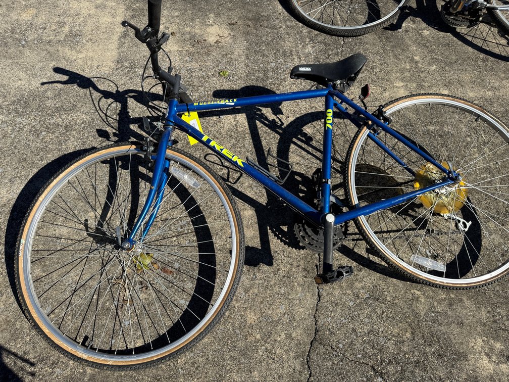 Trek Multi-Track 700 Metallic Blue Hybrid Bicycle