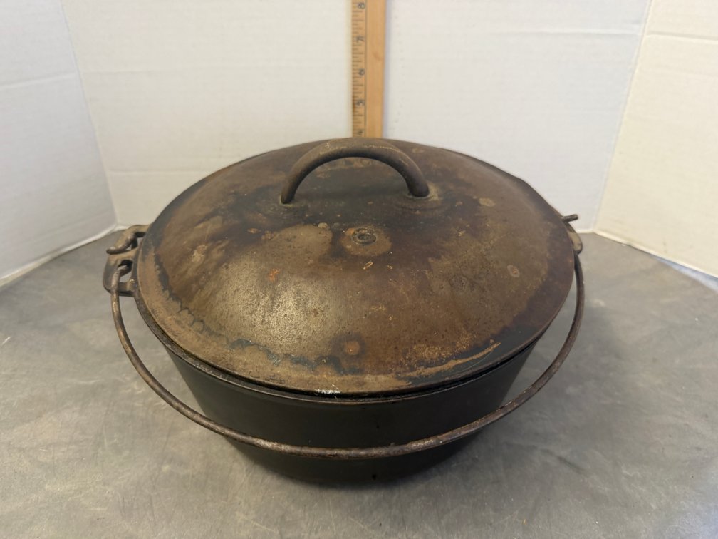 Lodge No. 8 Cast Iron Dutch Oven with Lid