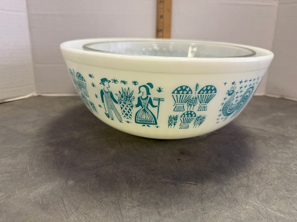 Pyrex 404 Butterprint Mixing Bowl and Clear Ribbed Bowl