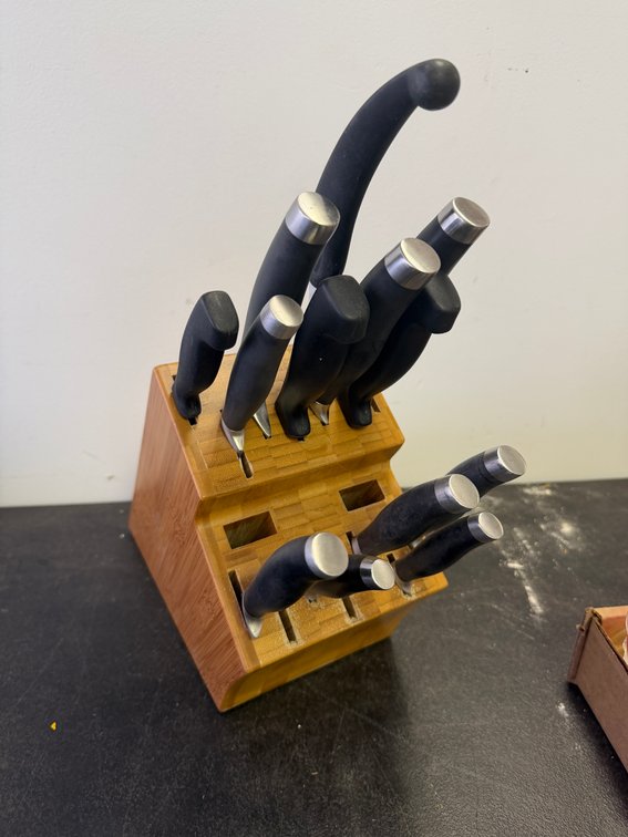 The Pampered Chef Cutlery Set with Bamboo Block