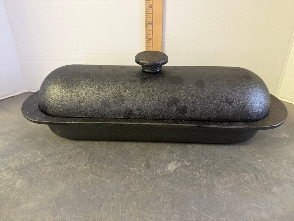 Cast Iron Oblong Covered Cooker with Interior Prongs