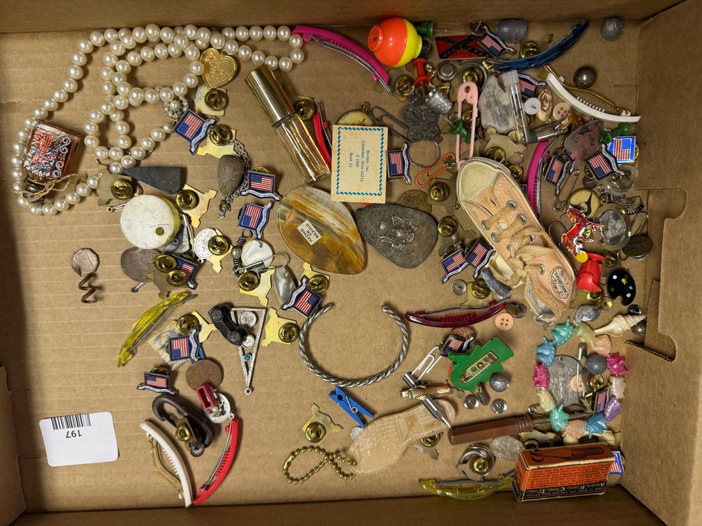 Republican Party Lapel Pins, Costume Jewelry, and Novelties