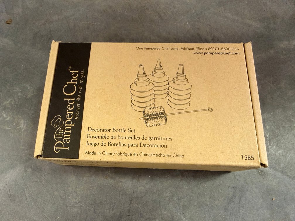 The Pampered Chef 1585 Decorator Bottle Set