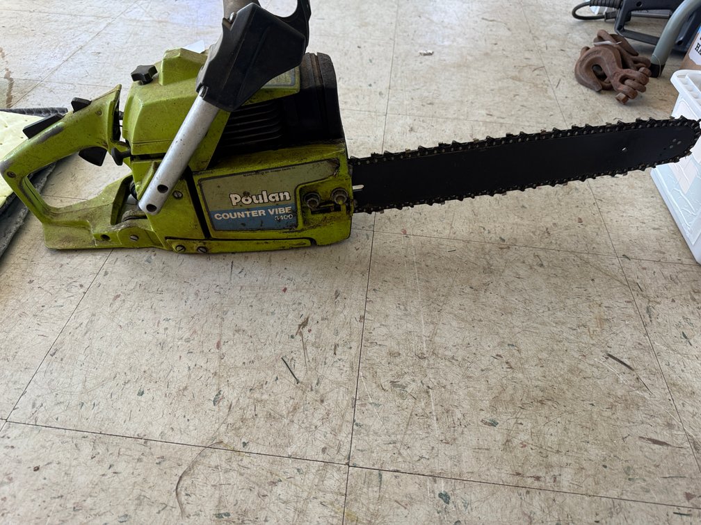 Poulan Counter Vibe 3400 Gas-Powered Chainsaw