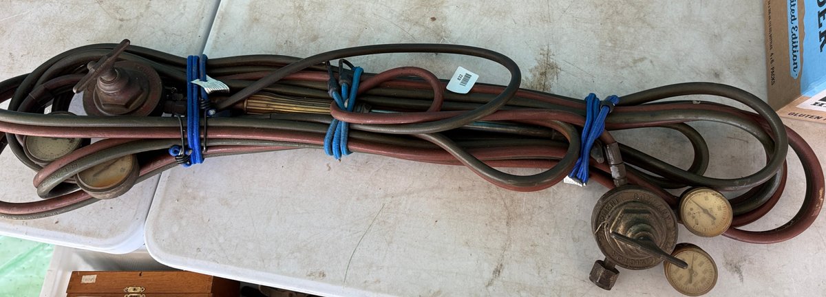 Victor Oxy-Acetylene Hose Assembly with Regulators and Torch Handle