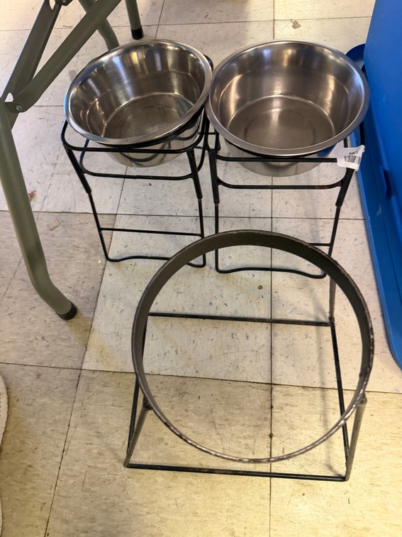 Elevated Metal Pet Bowl Stands with Stainless Steel Bowls