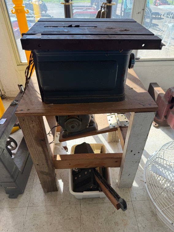 Dunlap Benchtop Table Saw on Wooden Stand