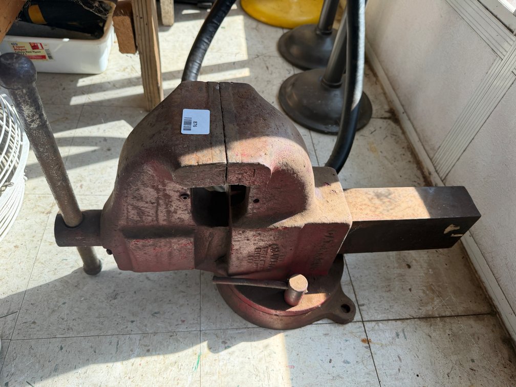 Cast Iron Swivel Base Bench Vise with Clamp Handle