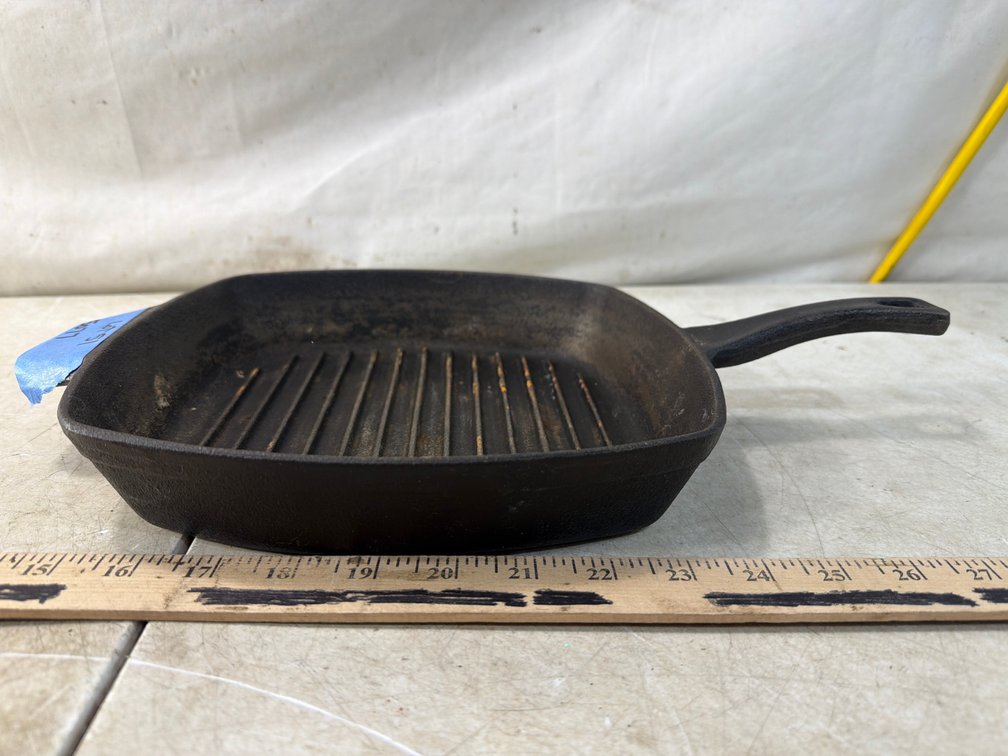 Calphalon Cast Iron Square Grill Pan