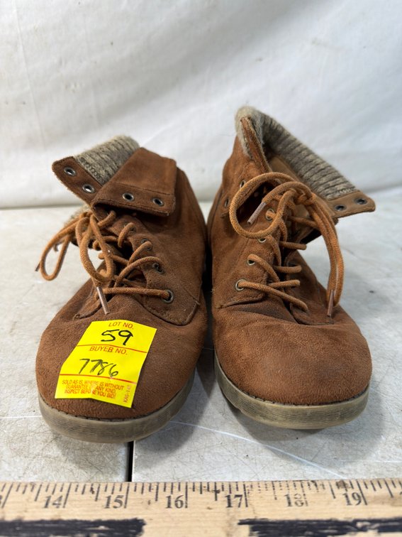Arizona AZ-Yetta Lace-Up Ankle Boots, Size 7M