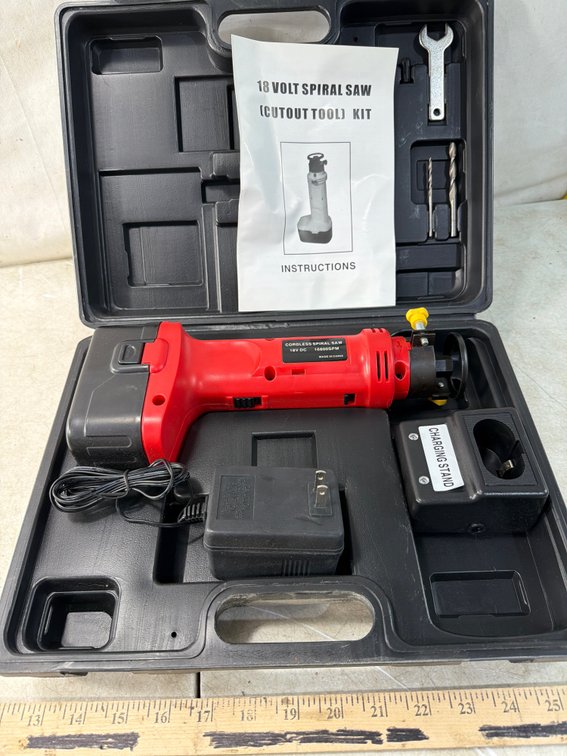 18V Cordless Spiral Cutout Saw Kit with Case