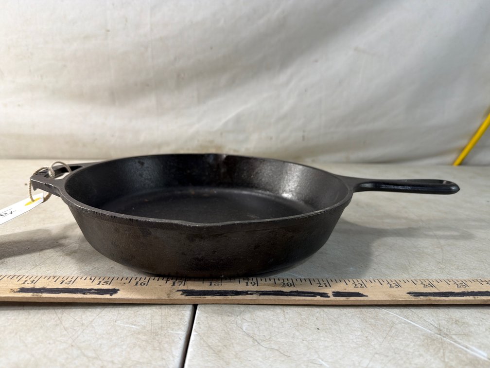 Lodge Cast Iron Skillet with Embossed Buck Scene