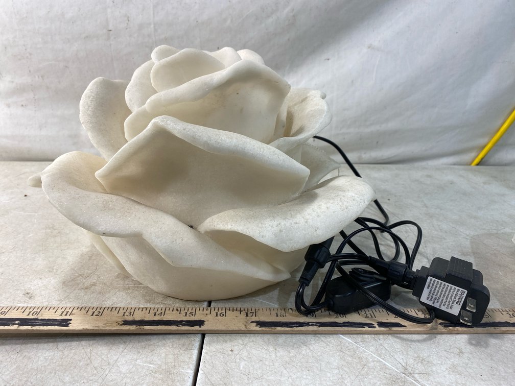 Molded Resin Rose Water Fountain Accent Lamp