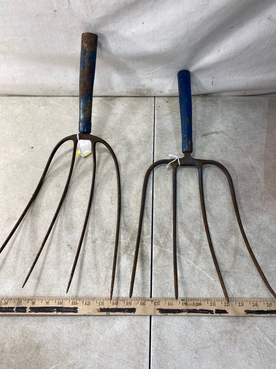 Forged Metal Pitchfork Heads with Blue Sockets