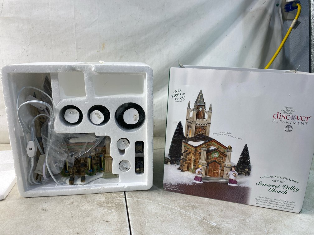 Department 56 Dickens' Village Somerset Valley Church Gift Set