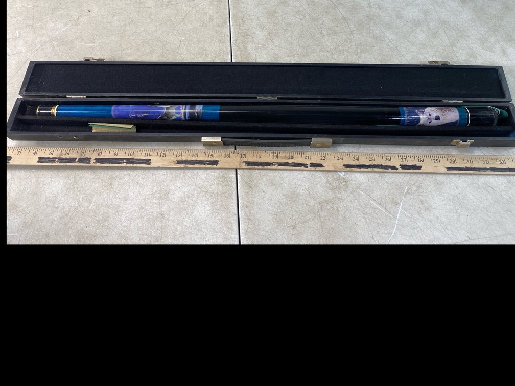 Pool Cue Butt with Wolf Graphic and Hard Case