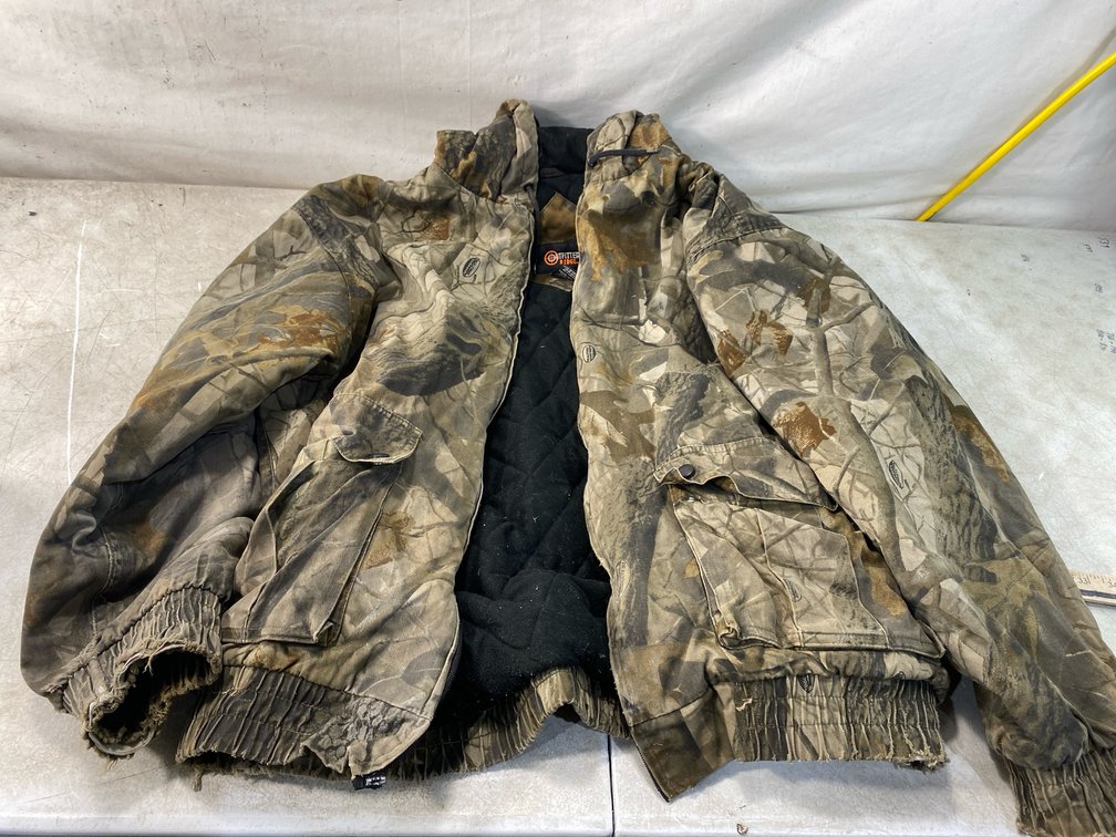Outfitters Ridge Realtree Hardwoods Camouflage Jacket, Size XL
