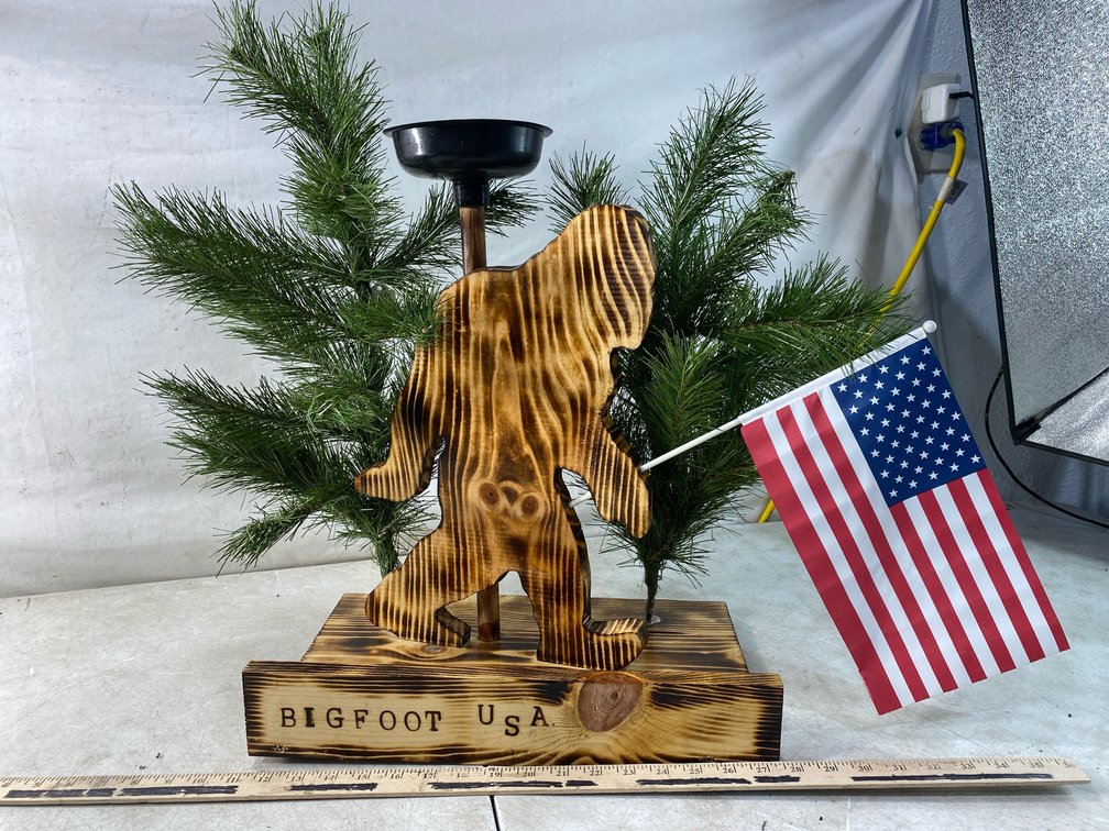 Bigfoot USA Torched Pine Bird Feeder