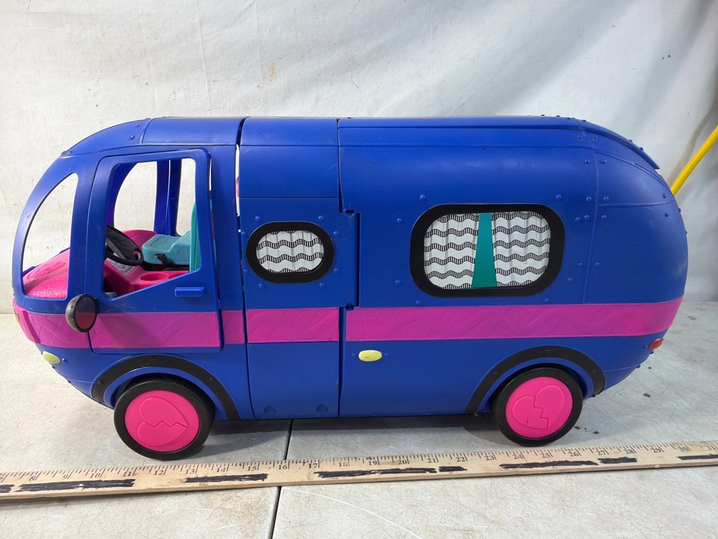 LOL Surprise OMG Plastic Camper Playset