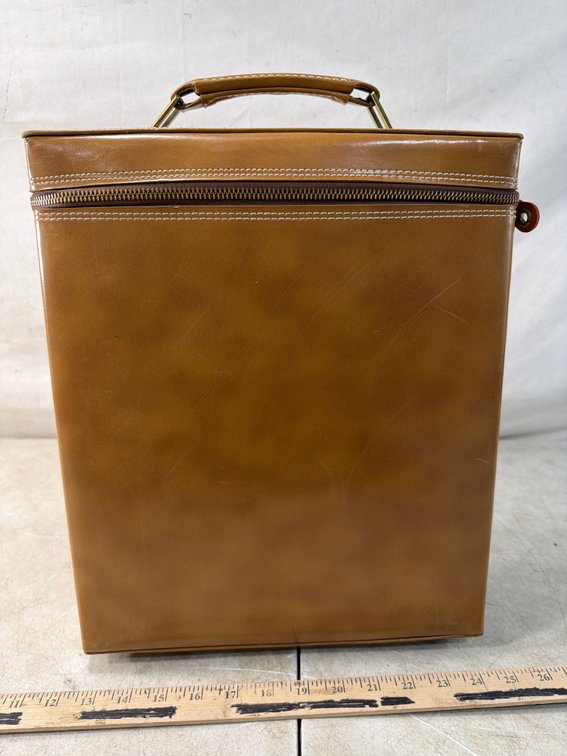 Landers, Frary & Clark Universal Picnic Travel Set