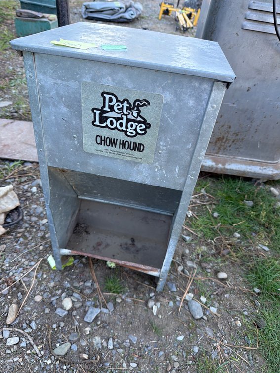 Pet Lodge Chow Hound Galvanized Steel Feeder