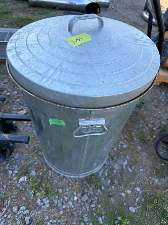Round Galvanized Metal Trash Can with Lid