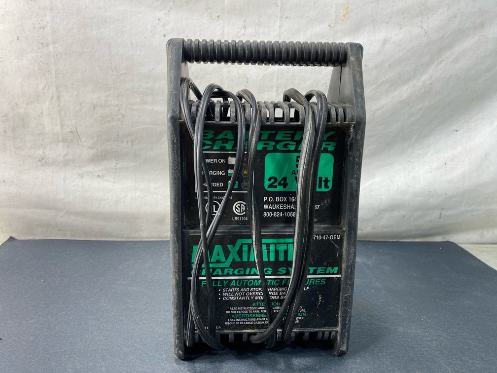 Maximizer 24 Volt 5 Amp Automatic Battery Charger