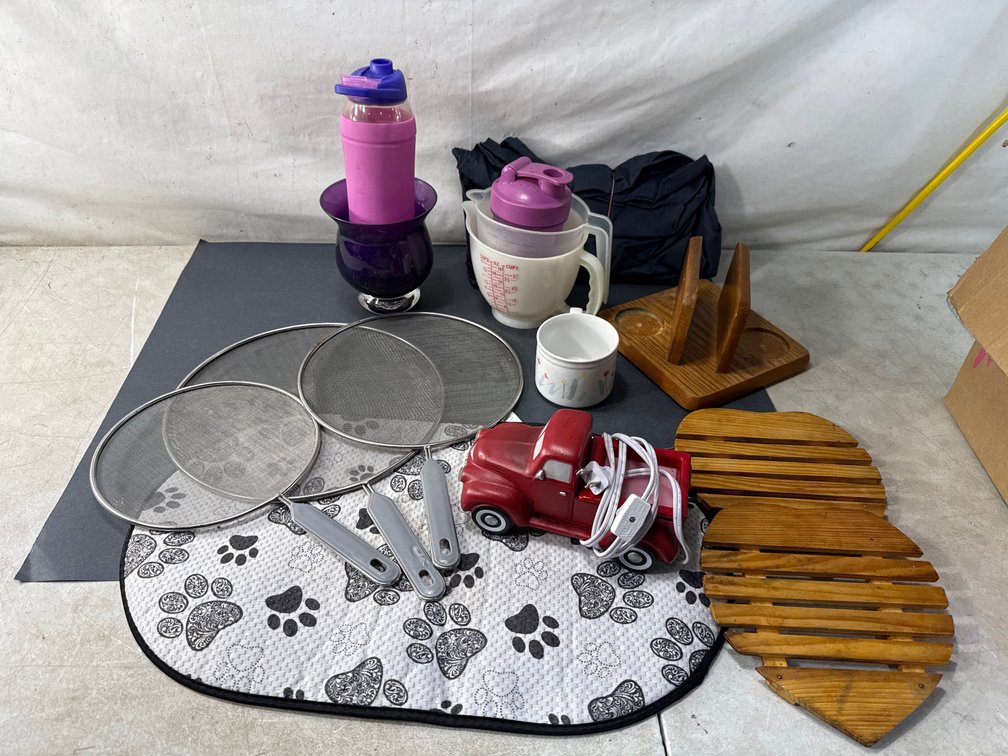 Kitchenware and Decorative Truck Lamp