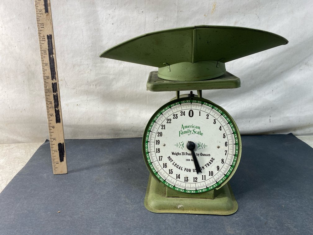 American Family Scale Mechanical Scale with Scoop Pan