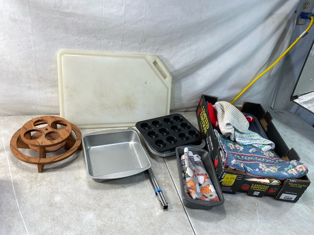 Kitchenware and Bakeware