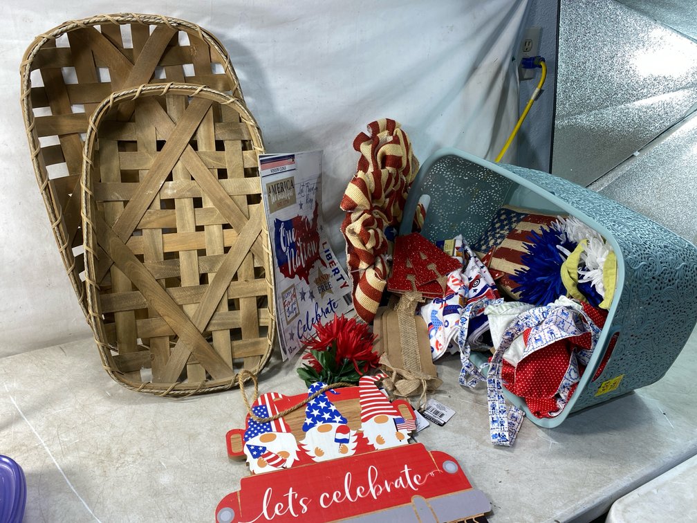 Patriotic Home Decor and Baskets