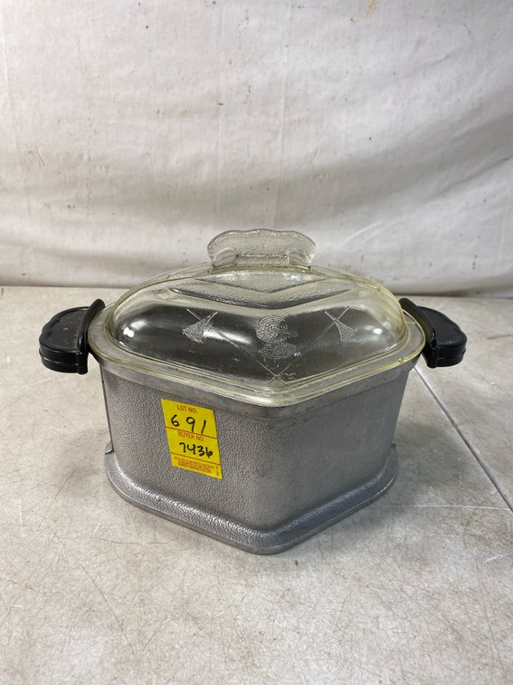 Guardian Service Hammered Aluminum Pot with Glass Lid