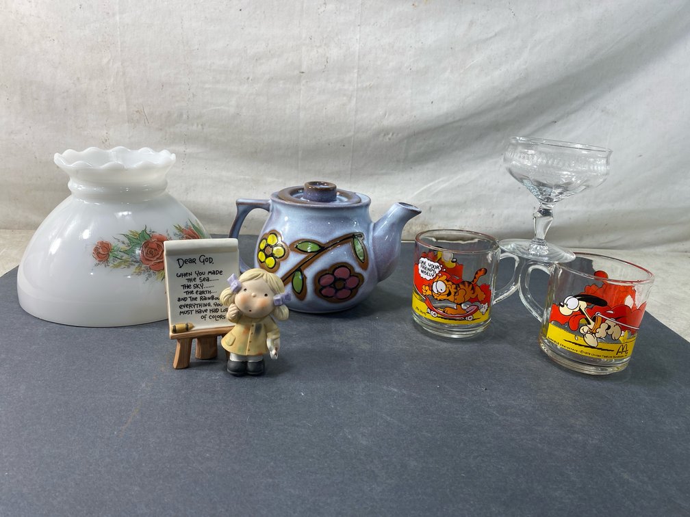 Glassware and Ceramic Collectibles
