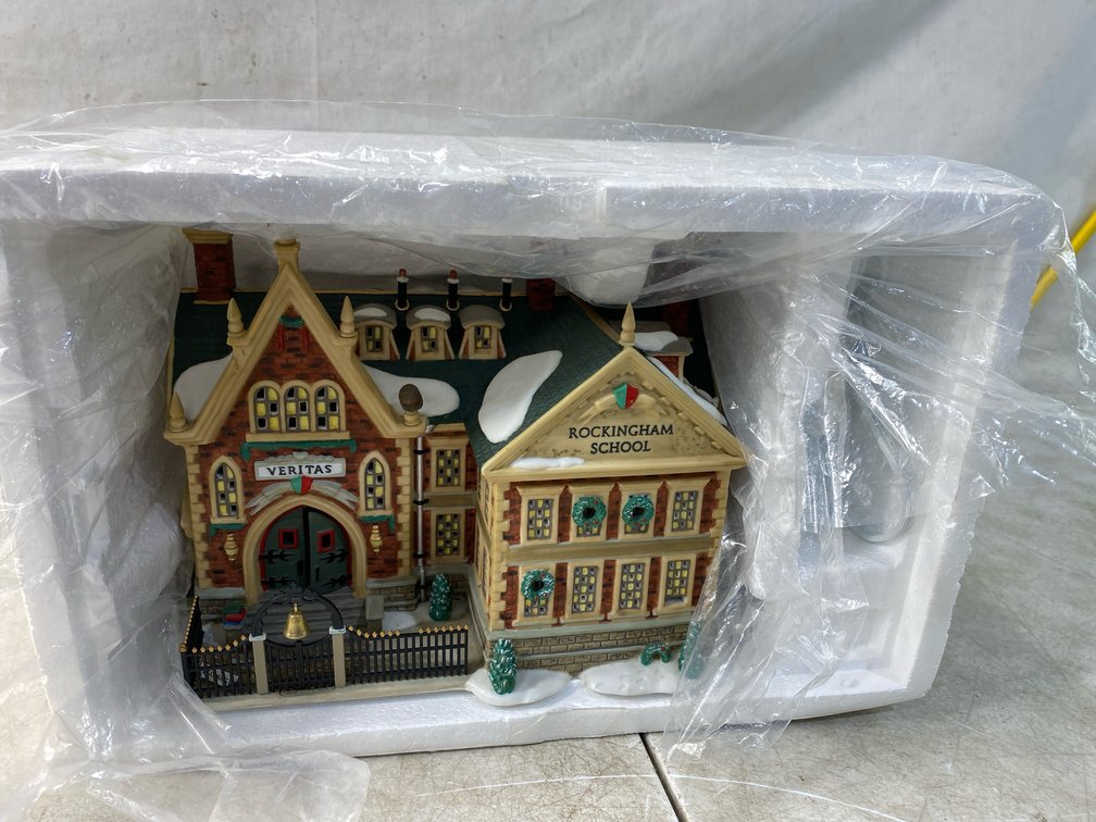 Department 56 Dickens' Village Series Rockingham School