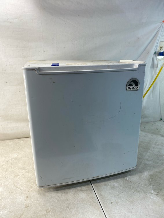 Igloo 1.7 Cu. Ft. Compact Refrigerator FR100-B