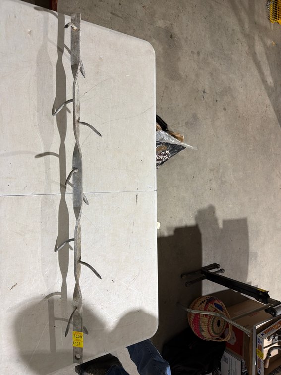 Twisted Metal Multi-Hook Bar