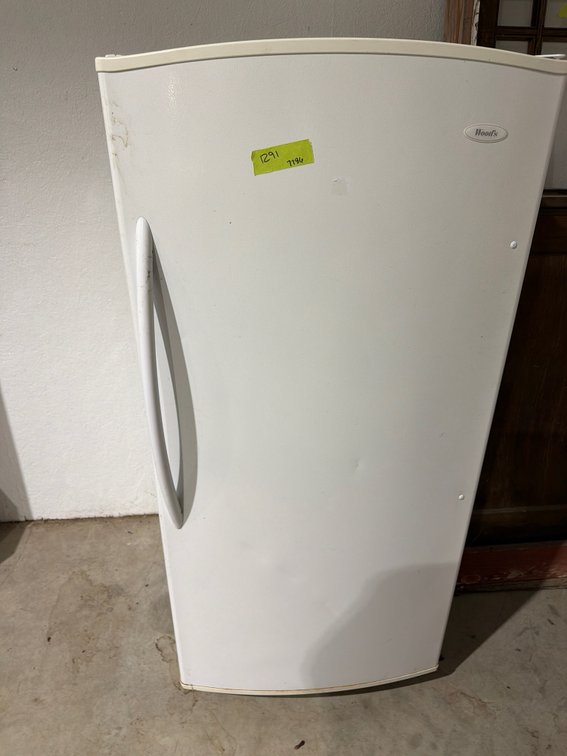Wood's Upright Refrigerator Model R1813DM3