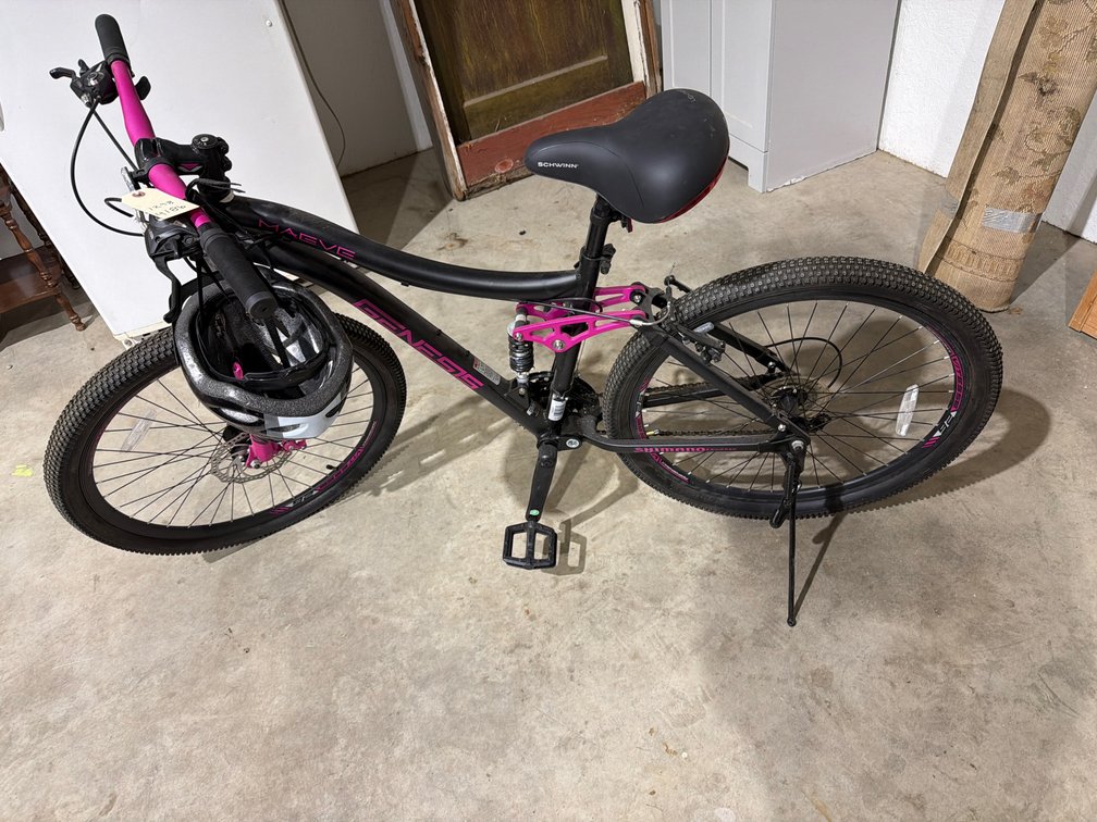 Dual-Suspension Mountain Bike with Helmet