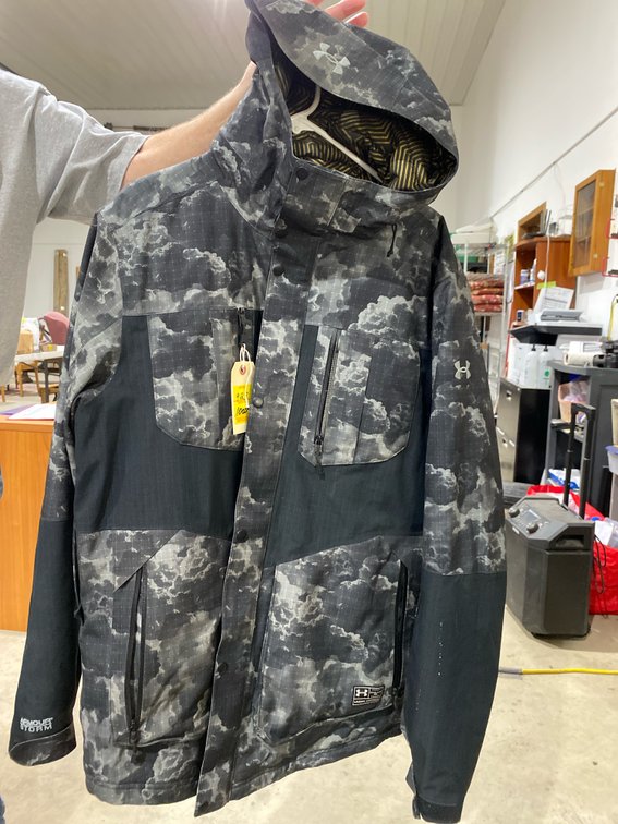 Under Armour Armour Storm Camo Hooded Jacket Size XL