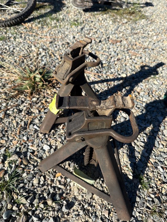 Ratchet Jack Stand