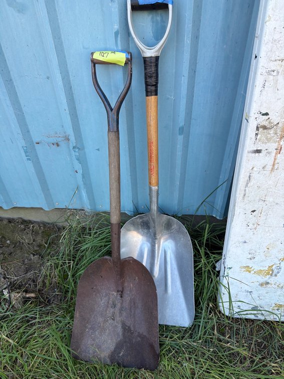 D-Handle Scoop Shovel