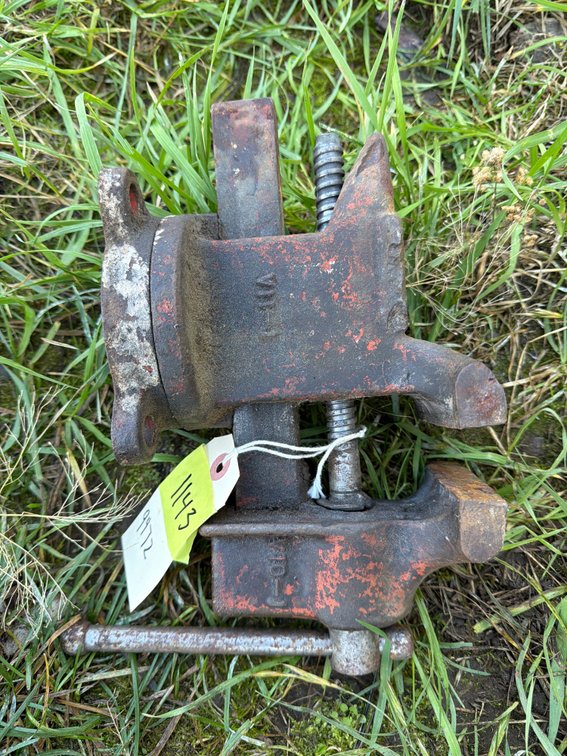 Cast Iron Bench Vise with Anvil