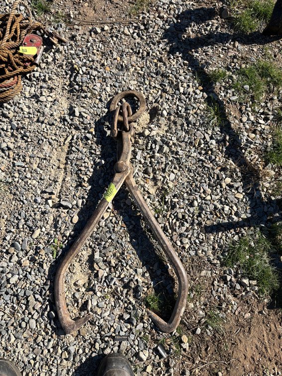 Forged Metal Logging Skidding Tongs with Hoist Ring