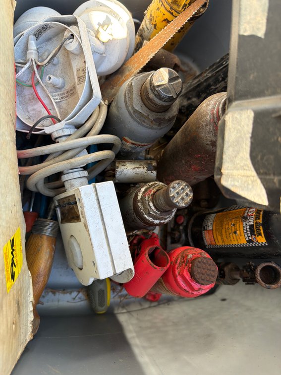 Hydraulic Bottle Jack and Outdoor Light Fixture